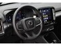 Volvo XC40 B4 Plus Dark | Verwarmde Voorstoelen en Stuurwiel | Verwarmde Voorruit | Semi- Elektrische Trekhaak | Harman Kardon Premium Audio | Achteruitrijcamera | DAB Ontvanger | Keyless Entry en Start