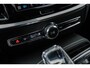Volvo V60 2.0 T6 Plug-in hybrid AWD Plus Dark | Harman Kardon Audio | Trekhaak | Stoel- / Stuurverwarming Voor + Achter | 360 Camera | Adaptive Cruise | Long Range | Google | Carplay | Dodehoekdetectie