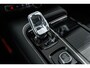 Volvo V60 2.0 T6 Plug-in hybrid AWD Plus Dark | Harman Kardon Audio | Trekhaak | Stoel- / Stuurverwarming Voor + Achter | 360 Camera | Adaptive Cruise | Long Range | Google | Carplay | Dodehoekdetectie