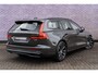 Volvo V60 2.0 T6 Plug-in hybrid AWD Plus Dark | Harman Kardon Audio | Trekhaak | Stoel- / Stuurverwarming Voor + Achter | 360 Camera | Adaptive Cruise | Long Range | Google | Carplay | Dodehoekdetectie