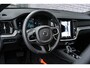 Volvo V60 2.0 T6 Plug-in hybrid AWD Plus Dark | Harman Kardon Audio | Trekhaak | Stoel- / Stuurverwarming Voor + Achter | 360 Camera | Adaptive Cruise | Long Range | Google | Carplay | Dodehoekdetectie