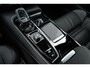 Volvo V60 2.0 T6 Plug-in hybrid AWD Plus Dark | Harman Kardon Audio | Trekhaak | Stoel- / Stuurverwarming Voor + Achter | 360 Camera | Adaptive Cruise | Long Range | Google | Carplay | Dodehoekdetectie