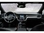 Volvo V60 2.0 T6 Plug-in hybrid AWD Plus Dark | Harman Kardon Audio | Trekhaak | Stoel- / Stuurverwarming Voor + Achter | 360 Camera | Adaptive Cruise | Long Range | Google | Carplay | Dodehoekdetectie
