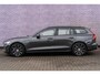 Volvo V60 2.0 T6 Plug-in hybrid AWD Plus Dark | Harman Kardon Audio | Trekhaak | Stoel- / Stuurverwarming Voor + Achter | 360 Camera | Adaptive Cruise | Long Range | Google | Carplay | Dodehoekdetectie