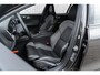Volvo V60 2.0 T6 Plug-in hybrid AWD Plus Dark | Harman Kardon Audio | Trekhaak | Stoel- / Stuurverwarming Voor + Achter | 360 Camera | Adaptive Cruise | Long Range | Google | Carplay | Dodehoekdetectie