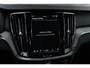 Volvo V60 2.0 T6 Plug-in hybrid AWD Plus Dark | Harman Kardon Audio | Trekhaak | Stoel- / Stuurverwarming Voor + Achter | 360 Camera | Adaptive Cruise | Long Range | Google | Carplay | Dodehoekdetectie
