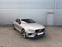 Volvo S60 2.0 B4 Plus Dark / Lighting Pack / Parkeerverwarming / 19" / Extra getint glas / Sportstoelen /