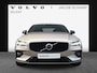Volvo S60 2.0 B4 Plus Dark / Lighting Pack / Parkeerverwarming / 19" / Extra getint glas / Sportstoelen /