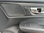 Volvo S60 2.0 B4 Plus Dark / Lighting Pack / Parkeerverwarming / 19" / Extra getint glas / Sportstoelen /