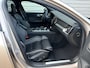 Volvo S60 2.0 B4 Plus Dark / Lighting Pack / Parkeerverwarming / 19" / Extra getint glas / Sportstoelen /