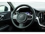Volvo V60 B4 Automaat Plus Dark | Lichtmetalen Velgen 5-Spaaks 18" | Actieve Noodgeval Assistent | Cruise Control Adaptief Met Stop&Go En Stuurhulp | Dodehoekdetectie Met Correctie | Draadloze Telefoonlader | Electronic Climate Controle | Voorstoelen + Stuurwiel verwarmend + Achterbank Verwarmend