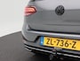 Volkswagen Golf 1.6 TDi Highline 115 Pk Automaat | Adaptive Cruise | Digitaal Dashboard | CarPlay | Navigatiesysteem | Trekhaak | Parkeersensoren |16 Inch
