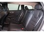 Volvo V60 T6 Recharge AWD Plus Dark - IntelliSafe Assist & Surround - 360º Camera - Harman/Kardon audio - Adaptieve LED koplampen - Verwarmde voorstoelen, stuur & achterbank - Parkeersensoren voor & achter - Elektr. bedienb. voorstoelen met geheugen - Extra getint glas - Elektr. inklapbare trekhaak - 18' LMV