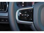 Volvo V60 T6 Recharge AWD Plus Dark - IntelliSafe Assist & Surround - 360º Camera - Harman/Kardon audio - Adaptieve LED koplampen - Verwarmde voorstoelen, stuur & achterbank - Parkeersensoren voor & achter - Elektr. bedienb. voorstoelen met geheugen - Extra getint glas - Elektr. inklapbare trekhaak - 18' LMV