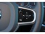 Volvo V60 T6 Recharge AWD Plus Dark - IntelliSafe Assist & Surround - 360º Camera - Harman/Kardon audio - Adaptieve LED koplampen - Verwarmde voorstoelen, stuur & achterbank - Parkeersensoren voor & achter - Elektr. bedienb. voorstoelen met geheugen - Extra getint glas - Elektr. inklapbare trekhaak - 18' LMV