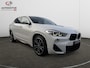 BMW X2 SDrive18i M-Pakket High Exec Full M Sportief Design LED 19” M-Velgen M-Alcantara Navi Camera PDC V+A
