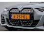 BMW i4 eDrive40 84 kWh M-Sport/ Sportstoelen/ Elek. trekhaak/ Camera/ Sfeerverlichting/ Elek. achterklep/ Carplay