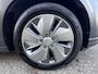 Hyundai Kona Electric EV Premium 64 kWh Automaat / Accu SoH 100% / HUD / Navigatie / Adaptieve CC / Elektr. stoelen / Stoelventilatie / Stuur-, stoel- en achterbankverwaming / Apple Carplay Android /