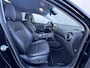 Hyundai Kona Electric EV Premium 64 kWh Automaat / Accu SoH 100% / HUD / Navigatie / Adaptieve CC / Elektr. stoelen / Stoelventilatie / Stuur-, stoel- en achterbankverwaming / Apple Carplay Android /