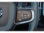 Volvo EC40 Extended Range Ultra 82 kWh - Panoramadak - IntelliSafe Assist & Surround - 360º Camera - Harman/Kardon audio - Verwarmde voorstoelen, stuur & achterbank - Parkeersensoren voor & achter - Elektr. bedienb. voorstoelen met geheugen links - Draadloze tel. lader - Warmtepomp - Extra getint glas - Elektr. inklapbare trekhaak - 19' LMV