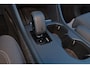 Volvo EC40 Extended Range Ultra 82 kWh - Panoramadak - IntelliSafe Assist & Surround - 360º Camera - Harman/Kardon audio - Verwarmde voorstoelen, stuur & achterbank - Parkeersensoren voor & achter - Elektr. bedienb. voorstoelen met geheugen links - Draadloze tel. lader - Warmtepomp - Extra getint glas - Elektr. inklapbare trekhaak - 19' LMV