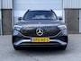 Mercedes-Benz EQB 250+ Business Solution AMG | Panoramadak | Night Pakket | Burmester Surround Sound | 360° Camera | Head-up Display | Dodehoekassistent | Elektrisch Verstelbare Stoelen + Memory | Stoelverwarming | Sfeerverlichting | Apple CarPlay | Android Auto