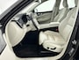 Volvo XC60 T6 Recharge Inscription | 19" | Geventileerd Nappa Leder | Stoelmassage | Bowers & Wilkins | Trekhaak | Head-up | 360 Camera | Elektr. verst. stoelen | Adaptieve cruise | BLIS |