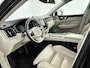 Volvo XC60 T6 Recharge Inscription | 19" | Geventileerd Nappa Leder | Stoelmassage | Bowers & Wilkins | Trekhaak | Head-up | 360 Camera | Elektr. verst. stoelen | Adaptieve cruise | BLIS |