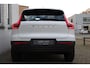 Volvo XC40 T2 Automaat Momentum Core | Achteruitrijcamera | Parkeersensoren voor en achter | BLIS | Navigatiesysteem | 17 inch Lichtmetalen velgen | Alarmklasse 3 | Bestuurdersstoel in hoogte verstelbaar | Volledige onderhoudshistorie | Lane-keeping | Adaptive Cruise Control |