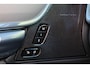 Volvo V90 T6 Recharge AWD Plus Dark - IntelliSafe Assist & Surround - 360º Camera - Harman/Kardon audio - Adaptieve LED koplampen - Verwarmde voorstoelen, stuur & achterbank - Parkeersensoren voor & achter - Elektr. bedienb. voorstoelen met geheugen - Extra getint glas - Elektr. inklapbare trekhaak - 19' LMV