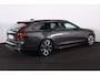 Volvo V90 T6 Recharge AWD Plus Dark - IntelliSafe Assist & Surround - 360º Camera - Harman/Kardon audio - Adaptieve LED koplampen - Verwarmde voorstoelen, stuur & achterbank - Parkeersensoren voor & achter - Elektr. bedienb. voorstoelen met geheugen - Extra getint glas - Elektr. inklapbare trekhaak - 19' LMV