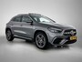 Mercedes-Benz GLA 250 e AMG Plug-In Hybride AMG Line | Panorama Schuif-Kanteldak | Sfeerverlichting | Dosehoek Assist | Stuur en Stoelverwarming. Inclusief 24 maanden MB Certified garantie voor Europa.