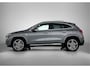 Mercedes-Benz GLA 250 e AMG Plug-In Hybride AMG Line | Panorama Schuif-Kanteldak | Sfeerverlichting | Dosehoek Assist | Stuur en Stoelverwarming. Inclusief 24 maanden MB Certified garantie voor Europa.