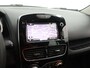 Renault Clio 0.9 TCe Intens Airco auto, Bluetooth, Boordcomputer, Cruise control, Elek. Stabiliteits Programma, Elek. remkrachtverdeling, Parkeersensoren achter, Start/stop systeem De Renault Clio 0.9 TCe Intens combineert Franse flair met slimme efficiëntie. Compact van buiten, verrassend ruim van binnen – perfect voor wie stijlvol door de stad wil rijden zonder in te