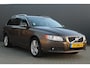 Volvo V70 2.0 D4 Limited Edition | 5-cilinder | Automaat | Trekhaak | Xenon | Schuif/kantel dak | Geheugenstoelen | Lederen bekleding | Elektr. kofferklep | Cruise control | Navigatie | Achteruitrijcamera | Parkeersensoren | Stoelverwarming | Bomvolle Volvo | Complete onderhoudshistorie |