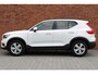 Volvo XC40 T3 Automaat Momentum | Trekhaak | Navigatie | Cruise Control | Parkeercamera | Bluetooth Telefonie & Multimedia | Climate Control | LED Koplampen | 17'' Lichtmetalen Velgen