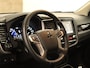 Mitsubishi Outlander 2.4 PHEV Intense+ - CRUISE CONTROL - CAMERA - LICHTMETALEN VELGEN 18 INCH - CLIMATE CONTROL - STOELVERWARMING VOORZIJDE - EXTRA GETINT GLAS - KEYLESS ENTRY/START