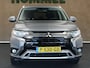 Mitsubishi Outlander 2.4 PHEV Intense+ - CRUISE CONTROL - CAMERA - LICHTMETALEN VELGEN 18 INCH - CLIMATE CONTROL - STOELVERWARMING VOORZIJDE - EXTRA GETINT GLAS - KEYLESS ENTRY/START