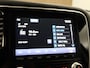 Mitsubishi Outlander 2.4 PHEV Intense+ - CRUISE CONTROL - CAMERA - LICHTMETALEN VELGEN 18 INCH - CLIMATE CONTROL - STOELVERWARMING VOORZIJDE - EXTRA GETINT GLAS - KEYLESS ENTRY/START