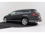 Volkswagen Passat Variant 1.5 TSI Highline Business | Trekhaak | 3-Zone Climate Control | Camera | Sportstoelen |