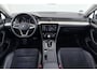 Volkswagen Passat Variant 1.5 TSI Highline Business | Trekhaak | 3-Zone Climate Control | Camera | Sportstoelen |