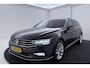 Volkswagen Passat Variant 1.5 TSI Highline Business | Trekhaak | 3-Zone Climate Control | Camera | Sportstoelen |