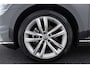 Volkswagen Passat Variant 1.5 TSI Highline Business | Trekhaak | 3-Zone Climate Control | Camera | Sportstoelen |