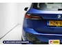 BMW 2-Serie Active Tourer 218i M-Sport automaat | 19 inch Individual Panoramadak | Harman Kardon | HUD Adaptive cruise, 360 Camera, PDC V+A,  El.verstelbare stoel met geheurgen, Elektrische achterklep, Keyless
