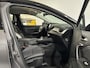 Renault Captur 140PK TCe Intens Automaat | 360 Camera | Stoelverwarming | Navi | Apple CarPlay/Android Auto | Lichmetalen Velgen | Cruise Control | Privacy Glass | Digital Cockpit | Licht & Regen Sensor |