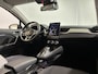 Renault Captur 140PK TCe Intens Automaat | 360 Camera | Stoelverwarming | Navi | Apple CarPlay/Android Auto | Lichmetalen Velgen | Cruise Control | Privacy Glass | Digital Cockpit | Licht & Regen Sensor |