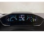 Peugeot e-2008 EV Allure 50 kWh 100% Elektrisch | Camera | Parkeersensor | Cruise Control | Airco | Navigatie | Licht Metalen Velgen | 1e eigenaar