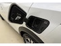 Peugeot e-2008 EV Allure 50 kWh 100% Elektrisch | Camera | Parkeersensor | Cruise Control | Airco | Navigatie | Licht Metalen Velgen | 1e eigenaar