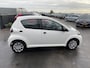 Toyota Aygo 1.0 VVT-i Now NL auto, dealer onderhouden, boekjes compleet, airconditioning, neerklapbare achterbank, centrale deurvergrendeling met afst.bediening