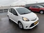 Toyota Aygo 1.0 VVT-i Now NL auto, dealer onderhouden, boekjes compleet, airconditioning, neerklapbare achterbank, centrale deurvergrendeling met afst.bediening